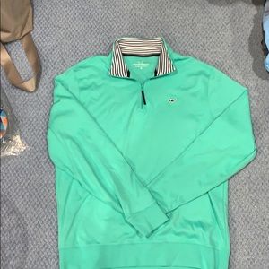 Men’s Vineyard Vines half zip sweater. size medium